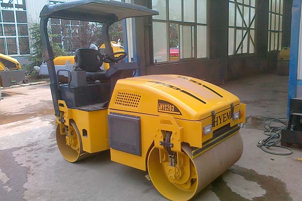 3噸雙鋼輪液壓雙驅雙振小型壓路機