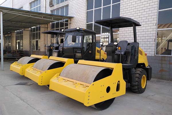 <a href='http://m.raalte.cn' target='_blank'>壓路機</a>