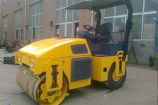 <a href='http://m.raalte.cn' target='_blank'>壓路機</a>