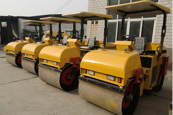 3噸<a href='http://m.raalte.cn' target='_blank'>壓路機</a>